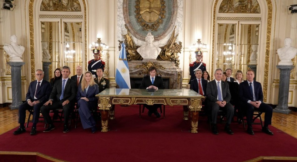 Milei anunció sanciones para empresas que operen en Malvinas y una base en Tierra del Fuego
